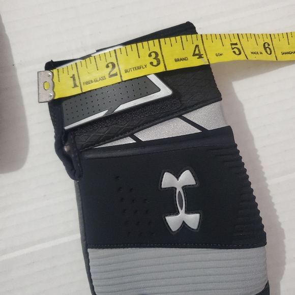 Under Armour Black and Gray Combat Football Gloves Padded Soft Inserts Sz XXL - Picture 8 of 11